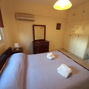 2 Bedroom Near Finikoudes Апартаменты