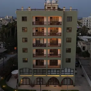2* Ξενοδοχείο με διαμερίσματα Layiotis