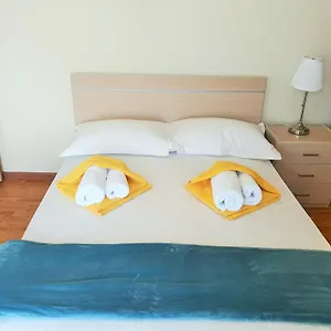 16 Sandy Apartman